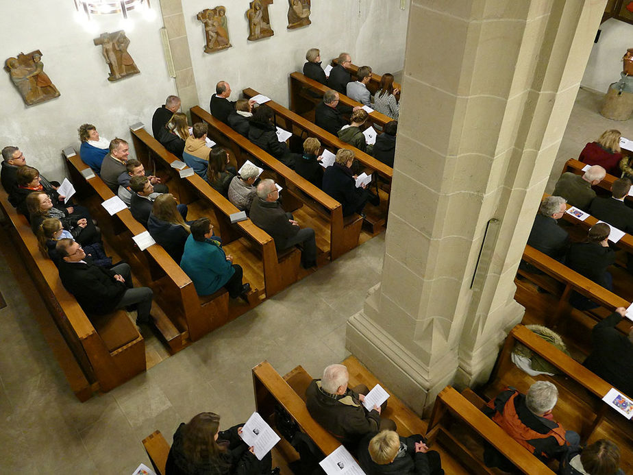 Firmung 2017 in Naumburg (Foto: Karl-Franz Thiede)